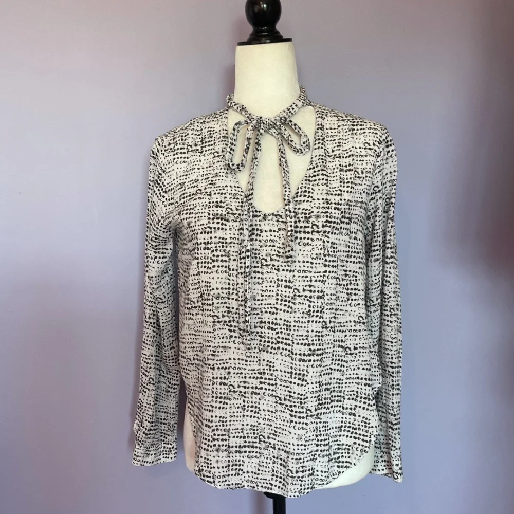 Anthropologie Cloth & Stone tie neck blouse - Picture 4 of 6